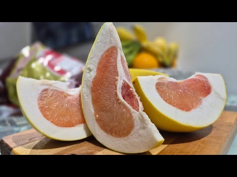 Видео: Какой на вкус  КРАСНЫЙ ПОМЕЛА  в Калининграде?  #ПОМЕЛА #красный ПОМЕЛА 