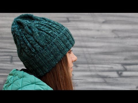 Видео: ХИТ! ОБЪЕМНАЯ ШАПКА с отворотом СПИЦАМИ из толстой пряжи KNITCRATE