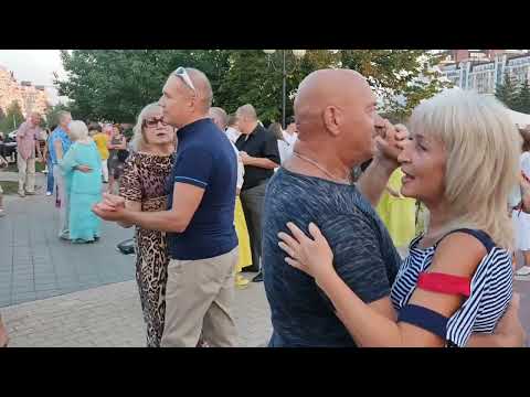 Видео: Река Любви! Белгород, Парк Победы, Элегантные танцы.