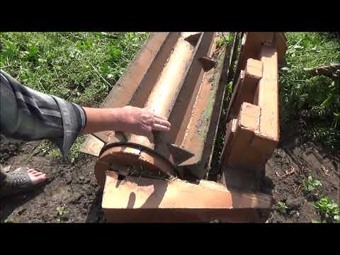 Видео: Обработка горчицы рубящим катком в орехово-фундучном саду. Июнь 2025