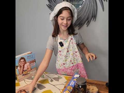 Видео: Кухнята на Розали - салата с нудели и ябълков щтрудел