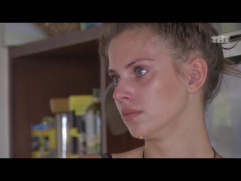 Видео: Артемова 94 Саша играет на скрипке