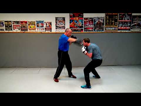 Видео: Наработка комбинаций ударов через нырок в паре / Блок #100 // Урок бокса с Романом Даболиньшем