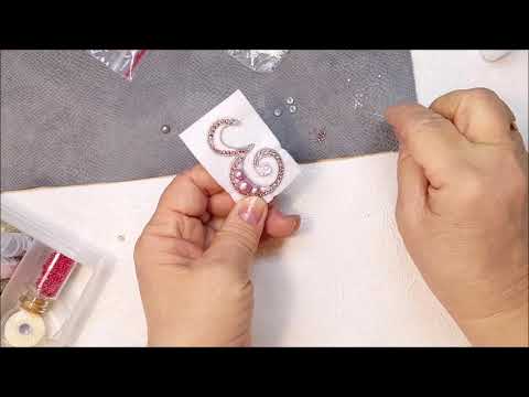 Видео: Как сделать именную брошь букву из бисера ручной работы, мастер класс. DIY