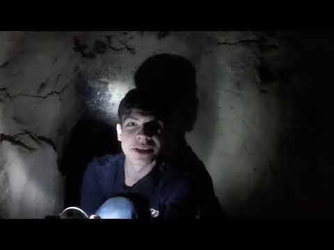 Видео: Киев, Смородиновый спуск. Пещера Змея