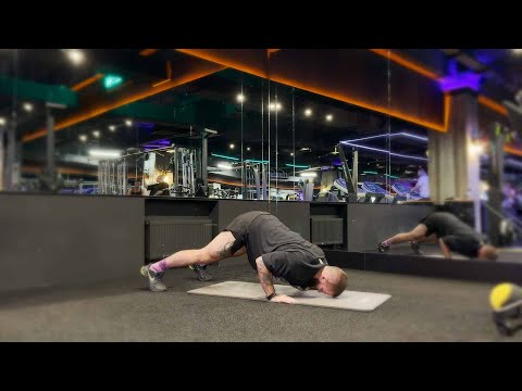Видео: Pike Pushups (Пиковые отжимания)