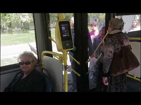Видео: Неадекватная контролерша ГКУ в 295 автобусе. Отказ предъявлять удостоверение, угроза полицией.
