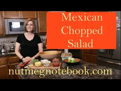 Видео: Мексиканский рубленый салат, приготовленный в 15-дюймовой деревянной миске Holland Wood Bowl