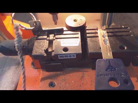 Видео: 7X7 Mul-t-lock нарезка ключа 7Х7 профиль 76
