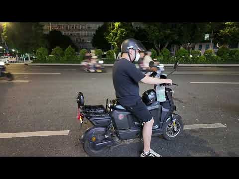 Видео: Мотоциклы в Китае. На чем ездят китайцы каждый день. Часть 1.