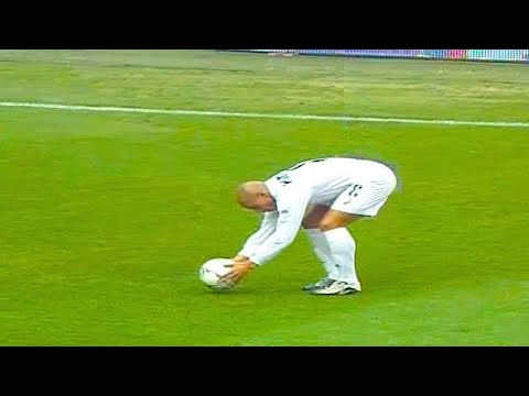 Видео: Мяча не видно, а поймать его тем более невозможно