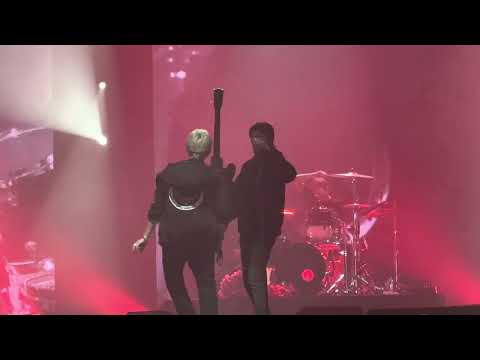 Видео: Диана Арбенина. Ночные снайперы. Санкт-Петербург. 31.03.2022. Ледовый дворец. 2 часть.