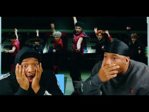 Видео: Stray Kids "神메뉴(God's Menu)" клип | РЕАКЦИЯ TWINS