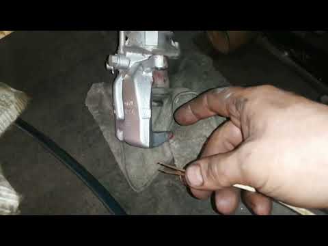 Видео: Kaiyi e5 замена задних тормозных колодок ⚙️🔩🔧