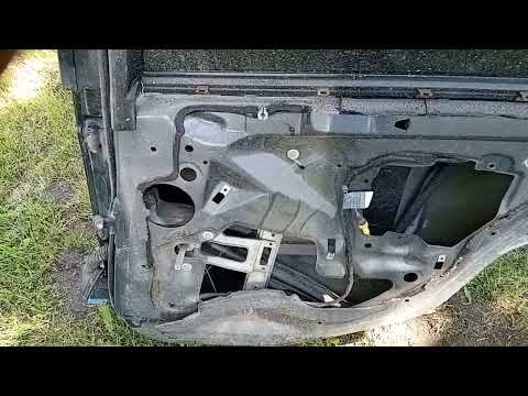 Видео: BMW E46 Rear Door Replacement/Замена задней двери BMW E46