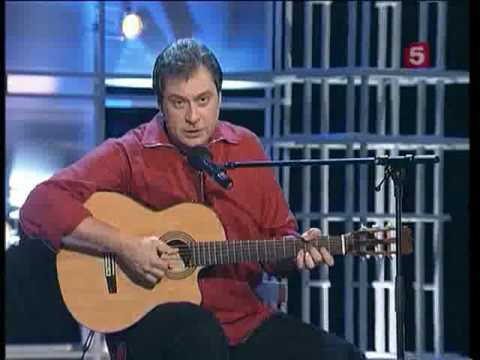 Видео: Максим Кривошеев Бежит речка да по песочку...