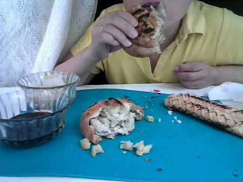 Видео: Мукбанг роллы, курник, улитка и вафли