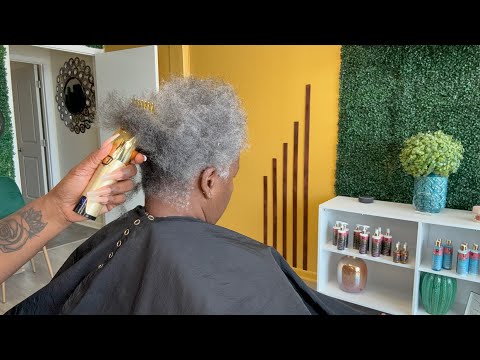 Видео: Преображение Big Chop: от естественных седых волос до гладкого и непринужденного образа!