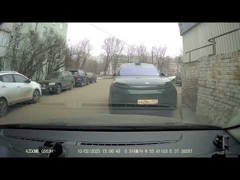 Видео: Постановка автомобиля ровно при парковке