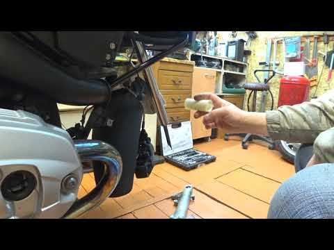 Видео: BMW R1200 RT Разбираем переднюю вилку мотоцикла.
