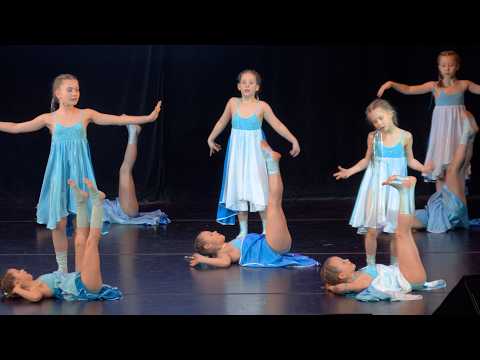 Видео: "Прогулка по облакам". Эстрадный танец. Возраст 7-9