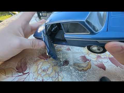 Видео: Модель автомобиля в 1:18 масштабе от / Revell NSU TT