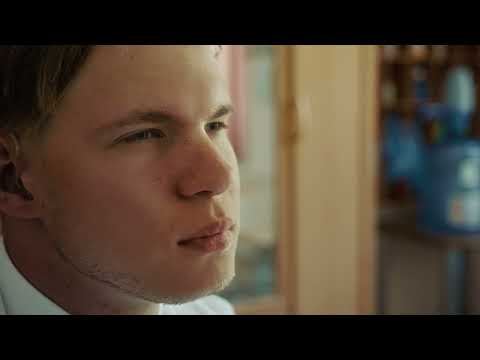 Видео: Мир глазами слабослышащего человека