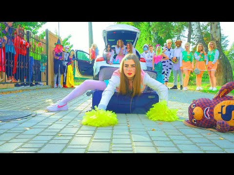 Видео: ХЕЛОУИН В УЧИЛИЩЕТО за мажоретки! Най-добрата почивка за ученици! ЗАБАВНО ПРЕДИЗВИКАТЕЛСТВО
