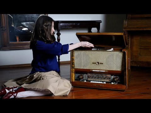 Видео: Музыка о любви на радиоле «Беларусь–59» | Из к/ф «Шербурские зонтики», «Мужчина и женщина» и др.