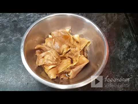 Видео: Холодец из свиных ушей в афганском казане - легко и просто.