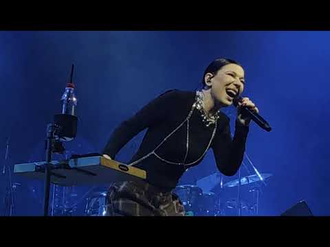 Видео: певица Ёлка - «Без обид» 19.11.2021 г. Москва (1930 Moscow) Весь концерт