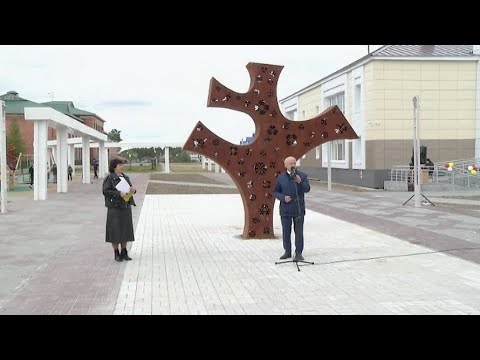 Видео: «Оду» хантыйскому орнаменту установили в Казыме