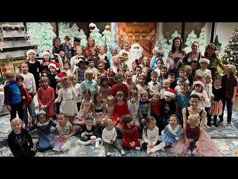 Видео: Новогодний утренник в Sunshine Studio по мотивам сказки «Двенадцать месяцев» 18 декабря 2021 г