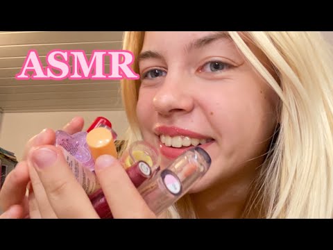 Видео: АСМР 11 СЛОЕВ БЛЕСКА ДЛЯ ГУБ!!🤭💖липкий шепот и звуки рта🥰