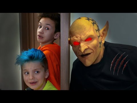 Видео: Екстремна игра на КРИЕНИЦА с чудовище! 🙈 CRAZIEST Hide and Seek Challenge | Boys and Toys Bulgarian