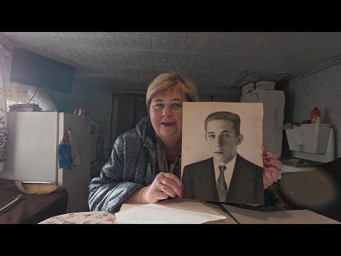 Видео: Фотография фии нашей семьи 50 лет назад. Сафар занимается строительством.