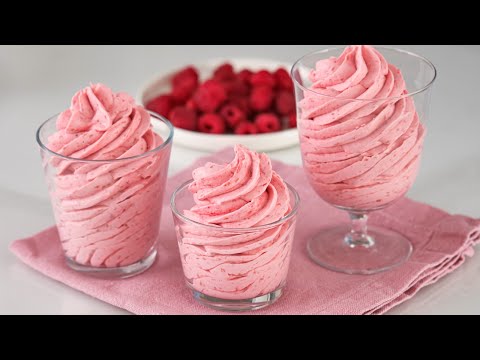 Видео: Сливочно-малиновый десерт за 5 минут! Этот рецепт ищут все! Без выпечки, муки и желатина