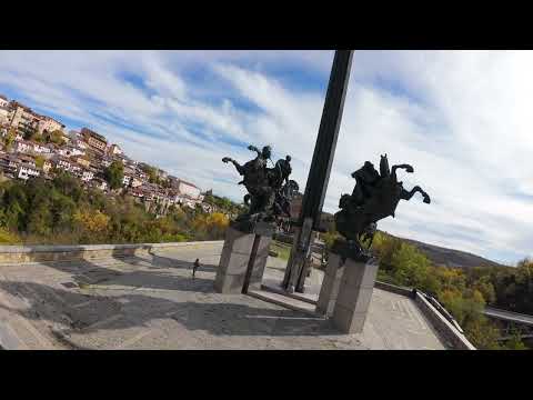 Видео: Велико Търново - Паметника Асеневци - Veliko Turnovo Around Asenevtsi monument