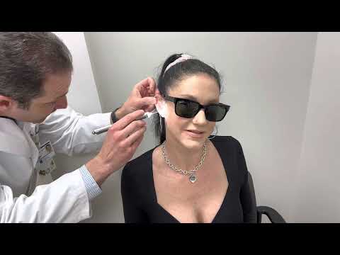 Видео: Слепая девочка теряет слух. Выбираю слуховые аппараты сегодня!