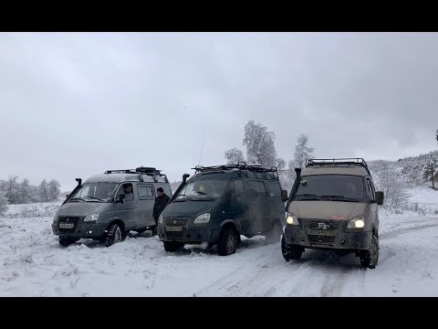 Видео: Три Соболя 4х4 к Шайтан камню по зимнему лесу. Бездорожье, колеи, броды!
