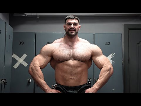 Видео: ГИГАНТ ИЗ ПЕТЕРБУРГА! 145 кг! Артем Пучков