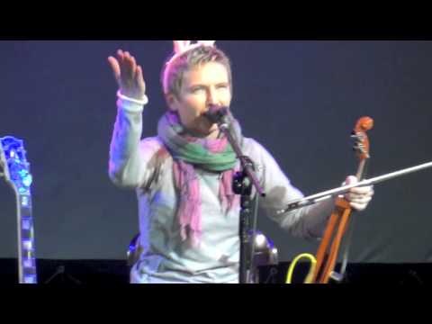 Видео: Три белых коня. Сурганова и Оркестр. Б2 31.12.11