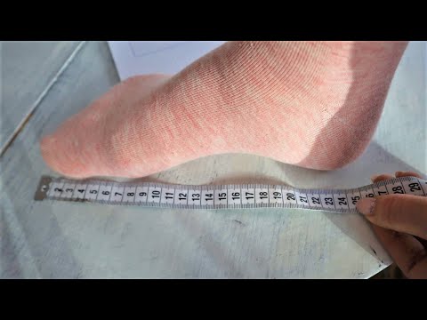 Видео: Носочки больше не покупаю. Шью сама из старой одежды, пока варится суп (проще простого)