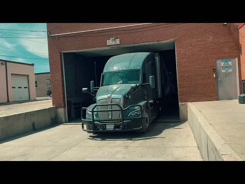 Видео: Работа на траке в Америке. Какой трейлер выбрать, конестогу или флетбэд? Что возим? Мои загрузки