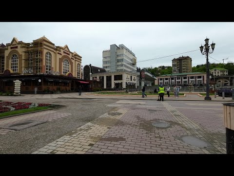 Видео: Кисловодск. Обзорная прогулка в жилых районах на электровелосипеде в 4К 50fps. 14 мая 2025г.