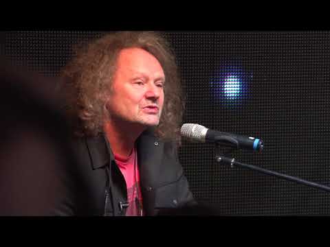 Видео: Мастер-класс бас-гитариста группы "Аквариум" Александра Титова