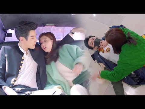 Видео: Президент дразнил Золушку, и она случайно упала на него и заставила его рухнуть!