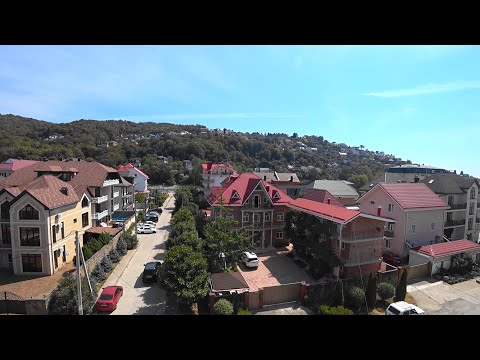 Видео: ЛАЗАРЕВСКОЕ. ОБЗОР ГОСТЕВОГО ДОМА НАДЕЖДА. ГОСТЕВЫЕ ДОМА НА УЛИЦЕ ТОРМАХОВА.