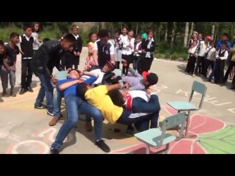 Видео: Беш Коргон Орто мектеби 11 класс Бутуруучулор 1997?