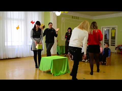 Видео: Веселая игра с мамами на Утреннике 8 Марта в детском саду